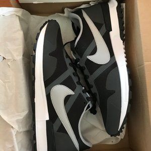 Nike Interantionalist Mens 8.5 Black Gray